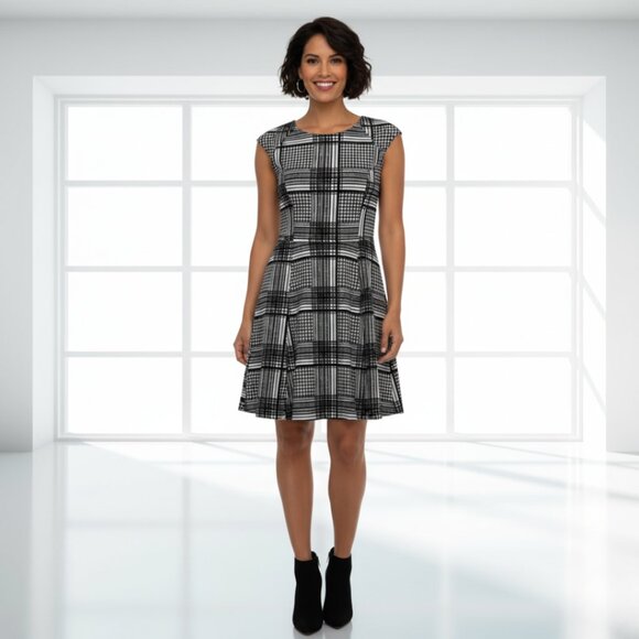 Romeo & Juliet Couture Fit & Flare Dress | Geometric Print | Size Small - Picture 1 of 14